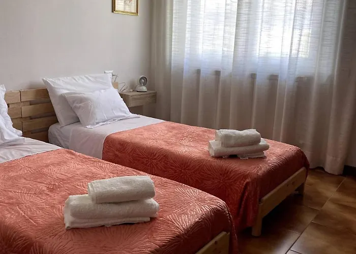 Δωμάτια σε οικογενειακή κατοικία Wellness In Malpensa - *